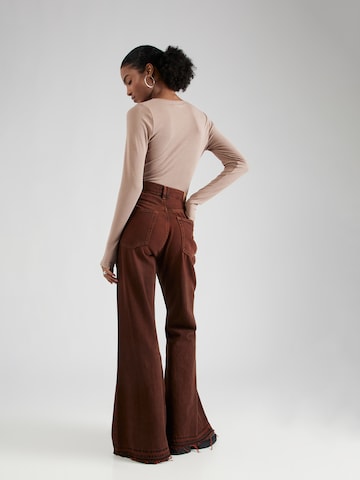 WEEKDAY Wide Leg Jeans 'Grove' in Rot