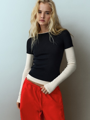 T-shirt Pull&Bear en noir : devant