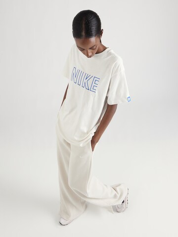 T-shirt Nike Sportswear en blanc