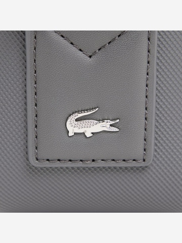 LACOSTE Skuldertaske i grå