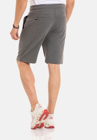 CIPO & BAXX Regular Shorts in Grau