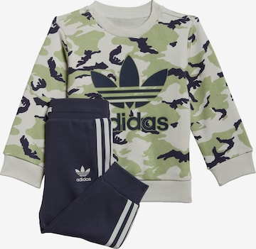 ADIDAS ORIGINALS - Conjunto en verde: frente