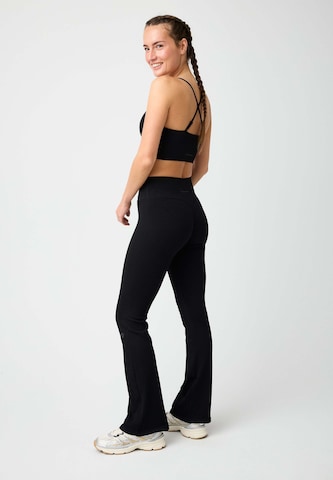 OCEANSAPART Flared Workout Pants 'Maya' in Black