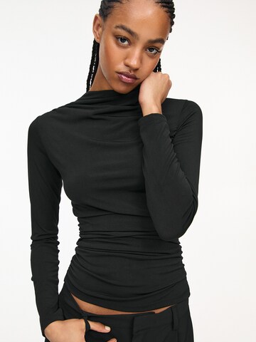 Pull&Bear Tričko - Čierna