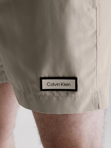 Calvin Klein Swimwear Badshorts i grå