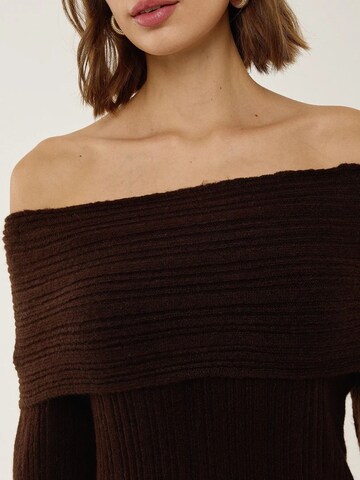 Abito in maglia di Hiccup in marrone