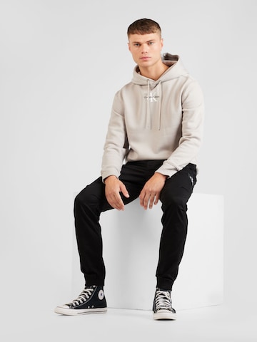 Calvin Klein Jeans Sweatshirt in Grau