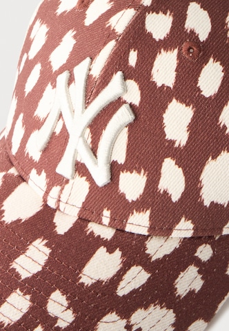 Cappello da baseball '9FORTY NEYYAN' di NEW ERA in marrone