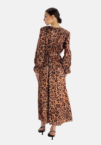 Elara Kleid in Braun