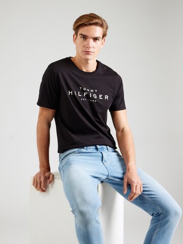 TOMMY HILFIGER Tričko – černá: přední strana