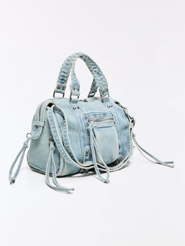 Poșete de la Bershka pe albastru