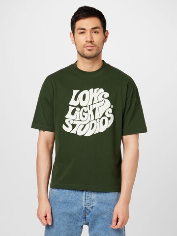 Low Lights Studios T-shirt i grön: framsida