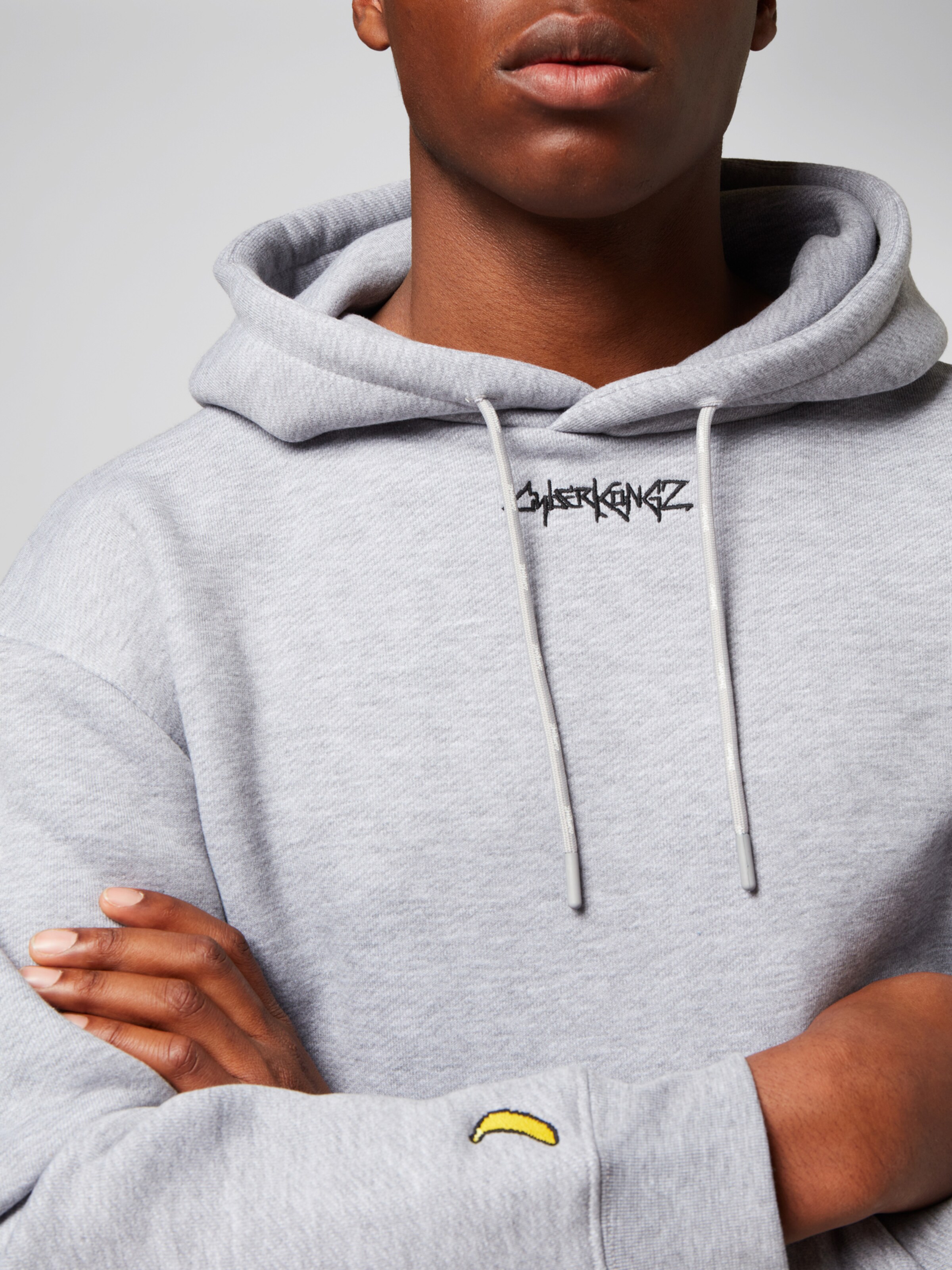 About You x Cyberkongz Sweatshirt 'Ali' in Grey | ABOUT YOU