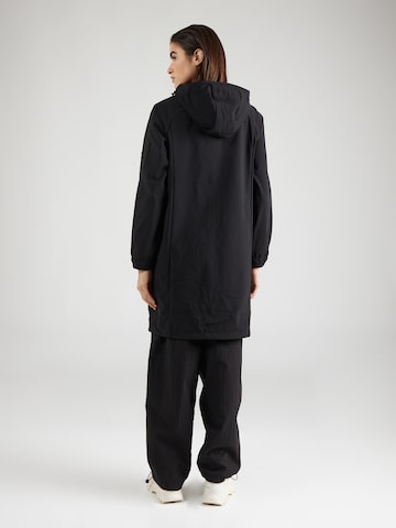 Krakatau Raincoat in Black