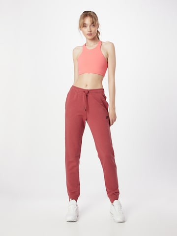 Nike Sportswear Tapered Sportbroek 'EMEA' in Rood