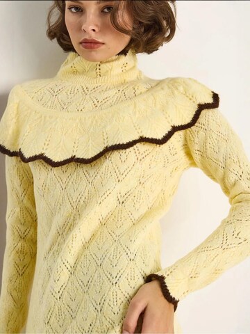 Pullover di Bianco Lucci in giallo