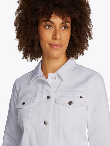 TOMMY HILFIGER Övergångsjacka i vit