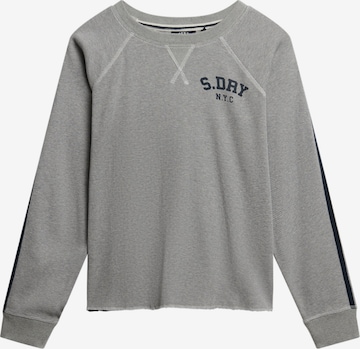 T-shirt Superdry en gris : devant