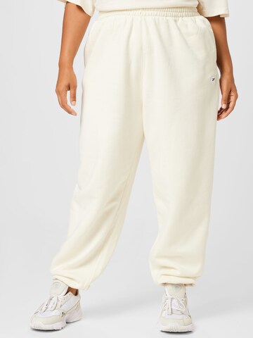 Effilé Pantalon Reebok en blanc : devant