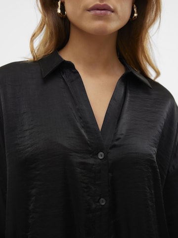 VERO MODA Blouse 'QUEENY' in Zwart