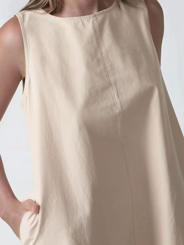 Abito di Hiccup in beige
