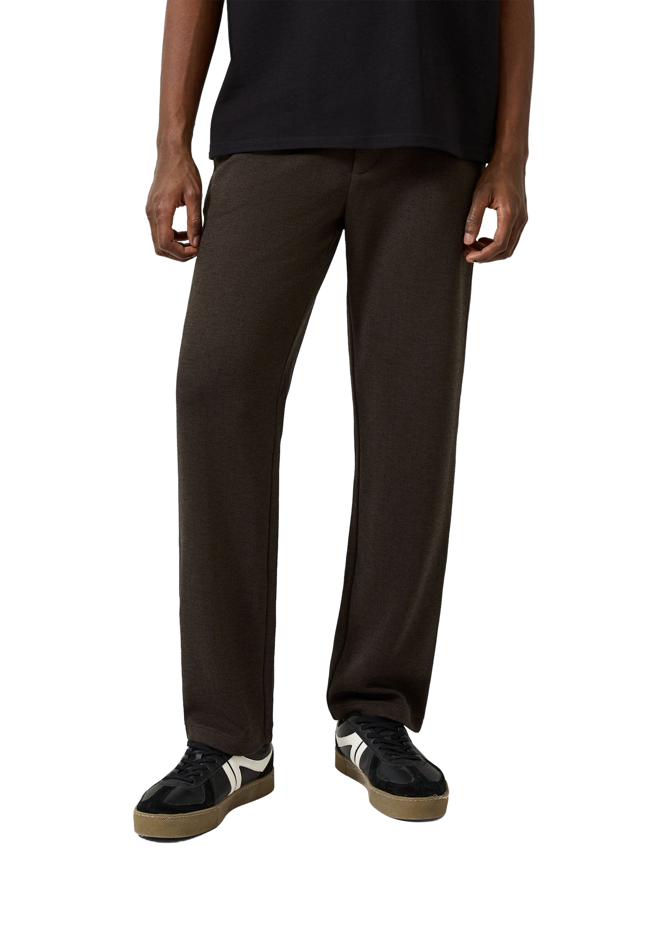 QS Regular Broek in Zwart: voorkant