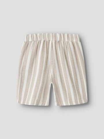 NAME IT - regular Pantalón en gris
