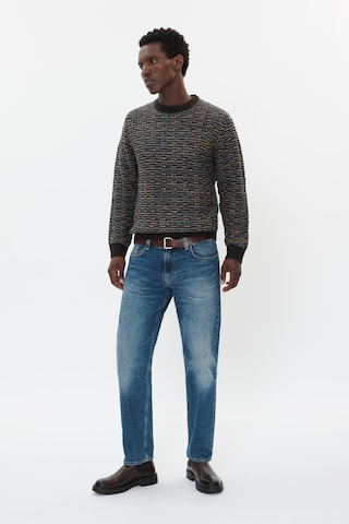 Regular Jean 'Mike' Matinique en bleu