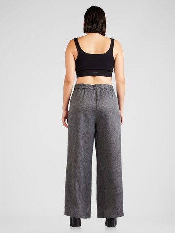 Regular Pantalon à pince Vero Moda Curve en gris