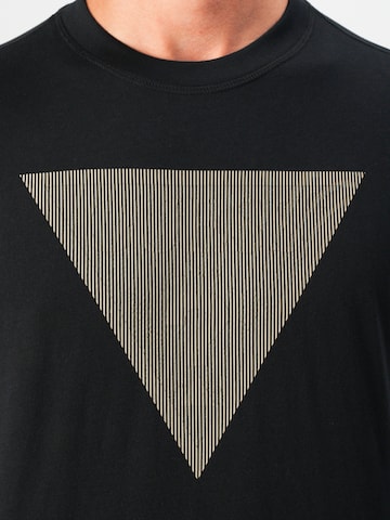 Maglietta di GUESS in nero