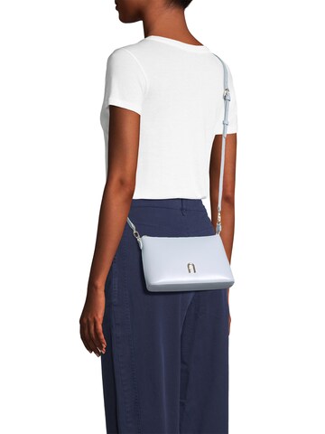 FURLA Τσάντα ώμου σε μπλε