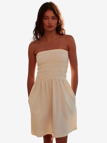 Next Kesämekko värissä beige: etupuoli