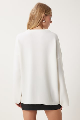 Happiness İstanbul Pullover in Weiß
