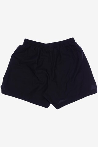 NIKE Shorts S in Schwarz
