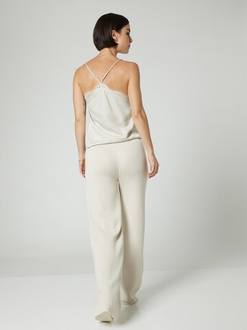 A LOT LESS Wide leg Trousers in Beige