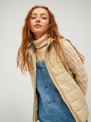 Gilet 'Nora' di JJXX in marrone