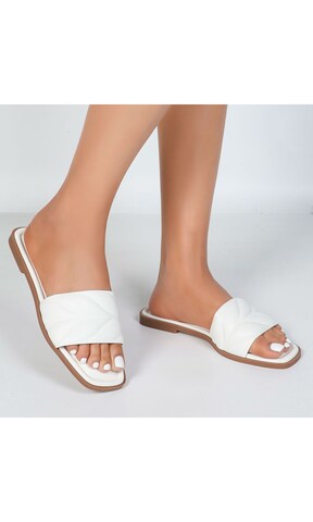 Ital-Design Mules in White: front