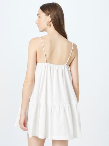 Robe d’été Abercrombie & Fitch en blanc