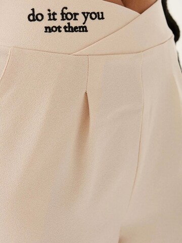 Hiccup Wide Leg Hose in Beige