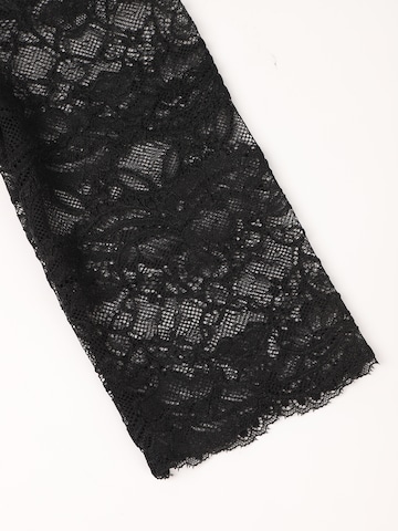 LapaPlus Kleid‌‌‌‌‌ in Schwarz