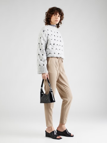 Tapered Pantaloni con pieghe 'AVA' di VERO MODA in beige