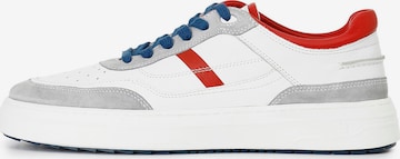 Sneaker bassa di CAFè NOIR in rosso: frontale