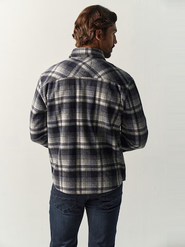 KOROSHI - Ajuste regular Chaqueta de entretiempo en azul