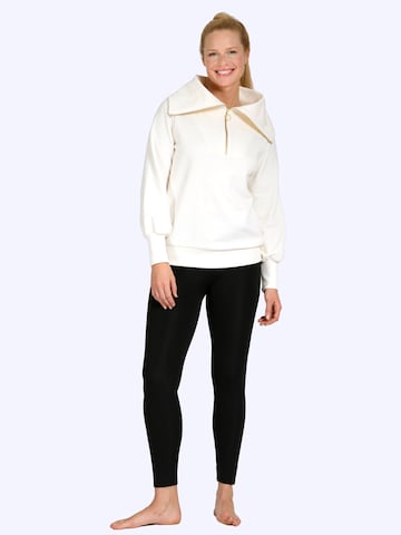 Magadi Athletic Sweatshirt 'Nora' in White