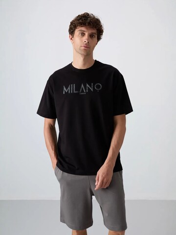 Tommy Life Shirt in Black: front