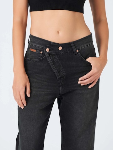 No44 Tapered Jeans 'Crossover Jean Black'‌‌ in Schwarz