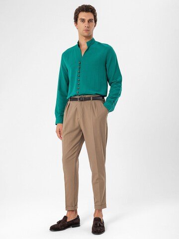 Antioch Regular fit Button Up Shirt in Green