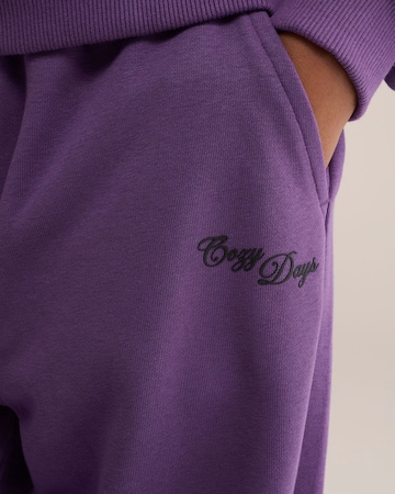 WE Fashion - Loosefit Pantalón en lila