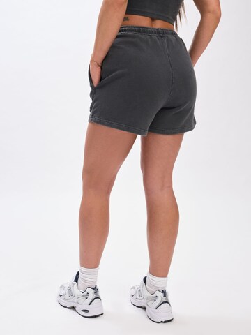 Baggy Pantalon V!BE STUD!OS en noir