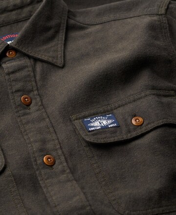 Coupe regular Chemise 'Trailsman' Superdry en vert